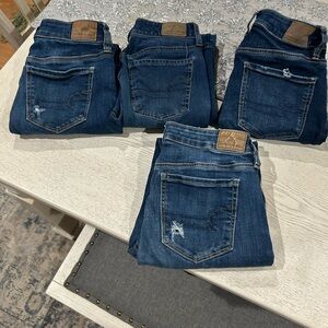 American eagle skinny stretch jeans. Size 2 short-medium.